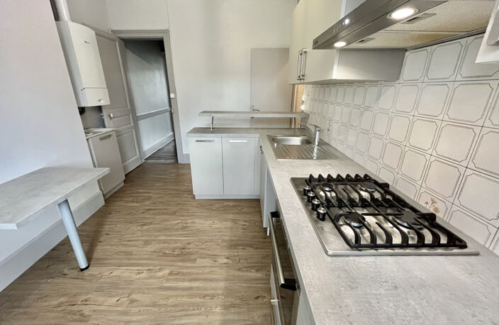 TYPE 1 - 37 M2 - PROCHE MAIRIE - CUISINE ÉQUIPÉE RECENTE — photo 3