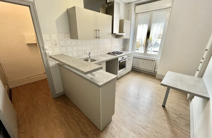 TYPE 1 - 37 M2 - PROCHE MAIRIE - CUISINE ÉQUIPÉE RECENTE — photo 5