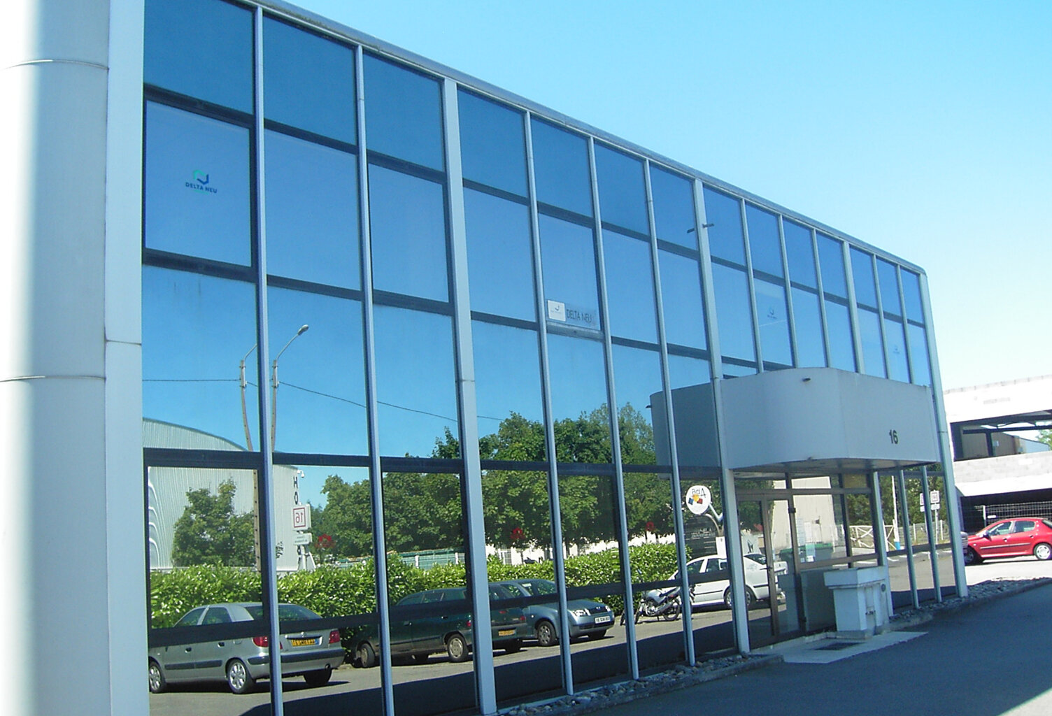 BARRIERE DE PARIS - Local commercial - 231m2 - 2500 EUR HT — photo 1