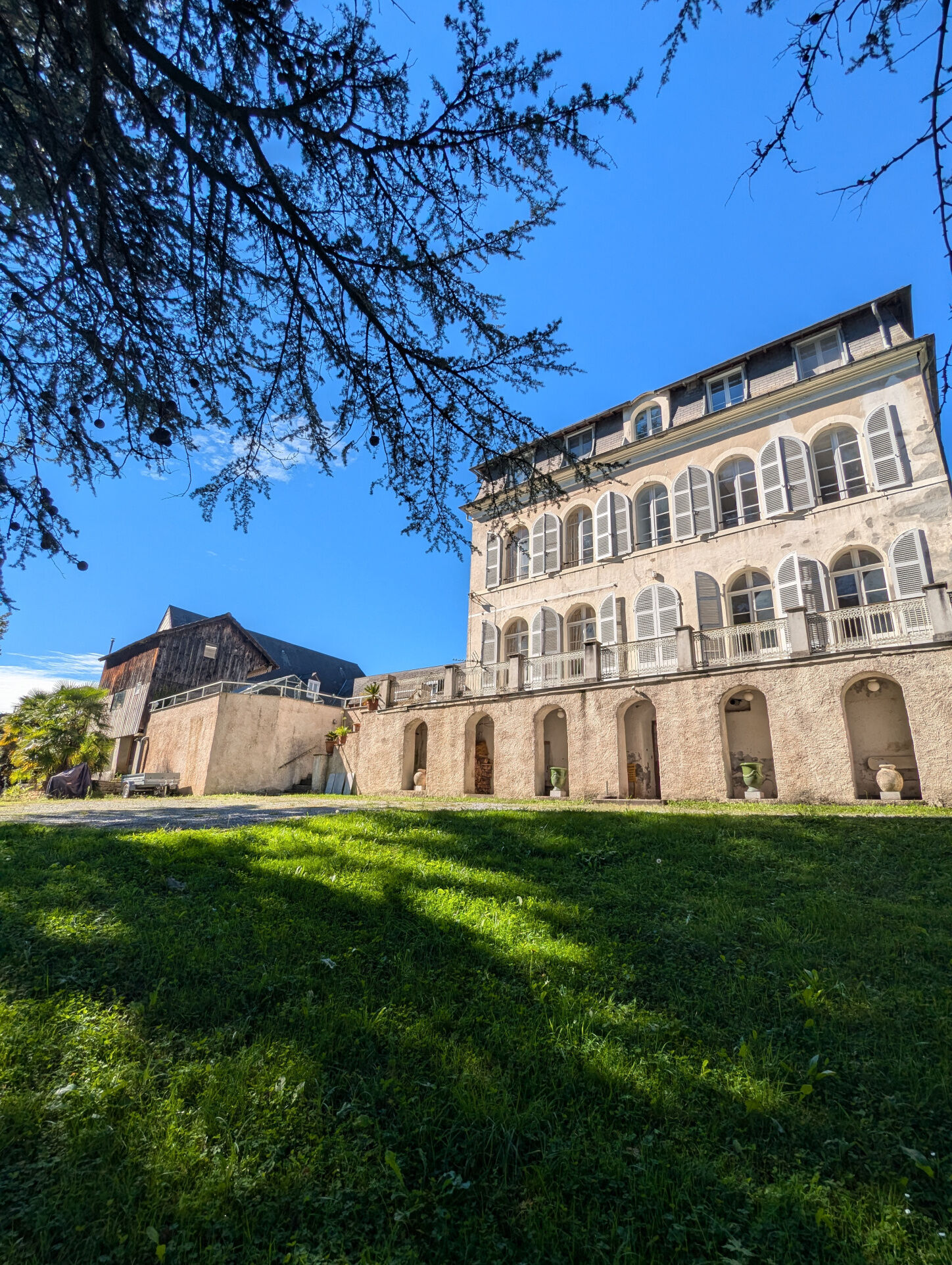 Villa / Maison  T12 à vendre Pau 64000