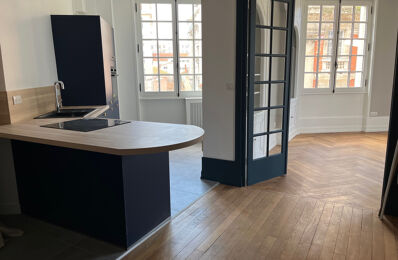 location appartement 1 950 € CC /mois à proximité de Lozanne (69380)