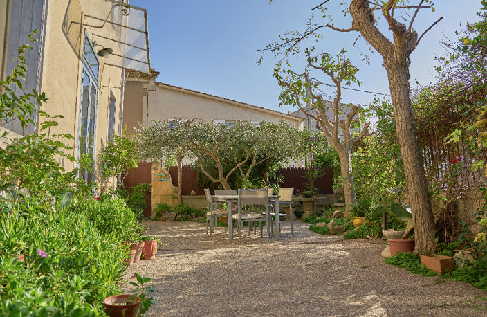 Maison de maître avec extérieur - Montfrin — photo 3