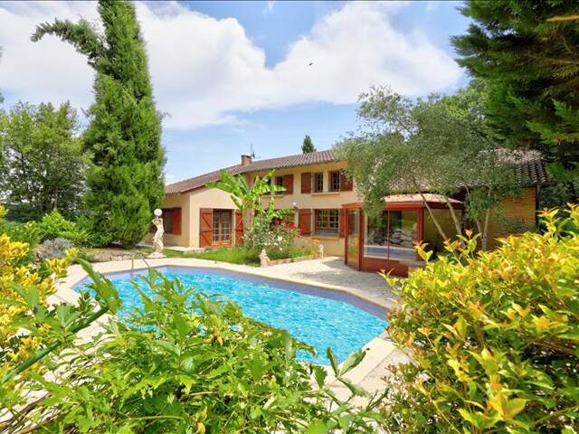 Villa de 8 pièces principales — photo du bien