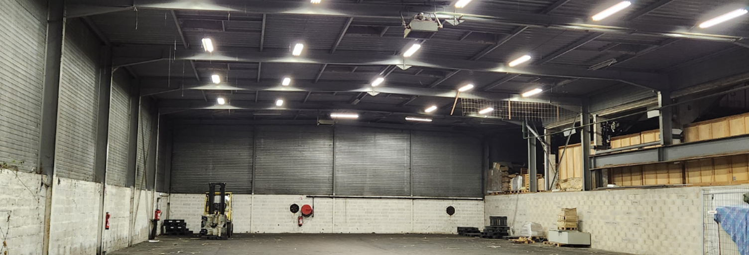 Local industriel  950 m² à louer à Saint-Léonard (62360)