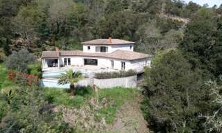 Maison 6 Pièces 225 m² à vendre à Les Adrets-de-l'Estérel (83600)