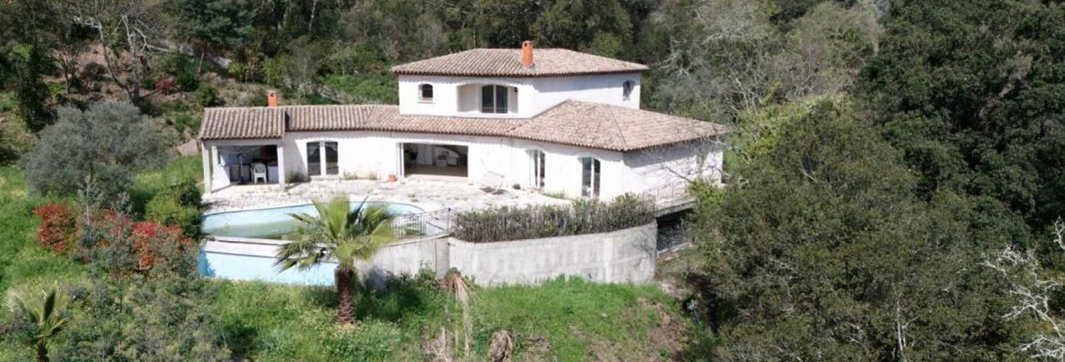 Maison 6 Pièces 225 m² à vendre à Les Adrets-de-l'Estérel (83600)