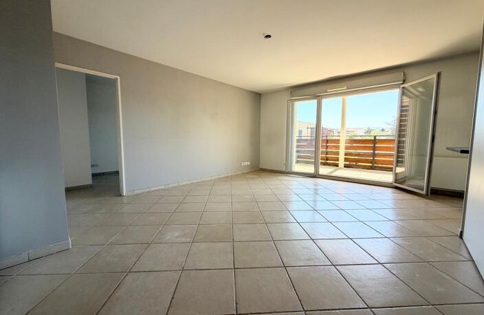 Appartement T4 avec grande terrasse et double garage — photo 4