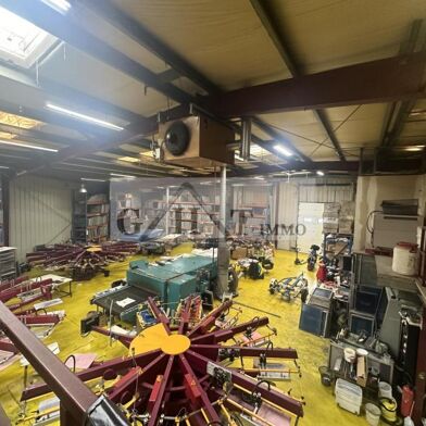 Local industriel  1400000 €