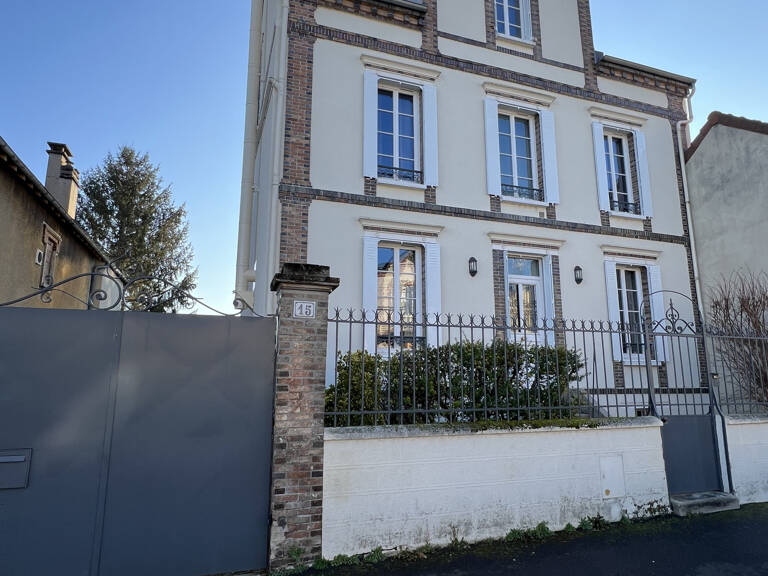 Maison de charme rénovée à 5 MIN d'une gare, secteur recherc — photo 1
