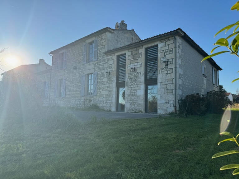 Charmante maison posée sur sa colline — photo 1