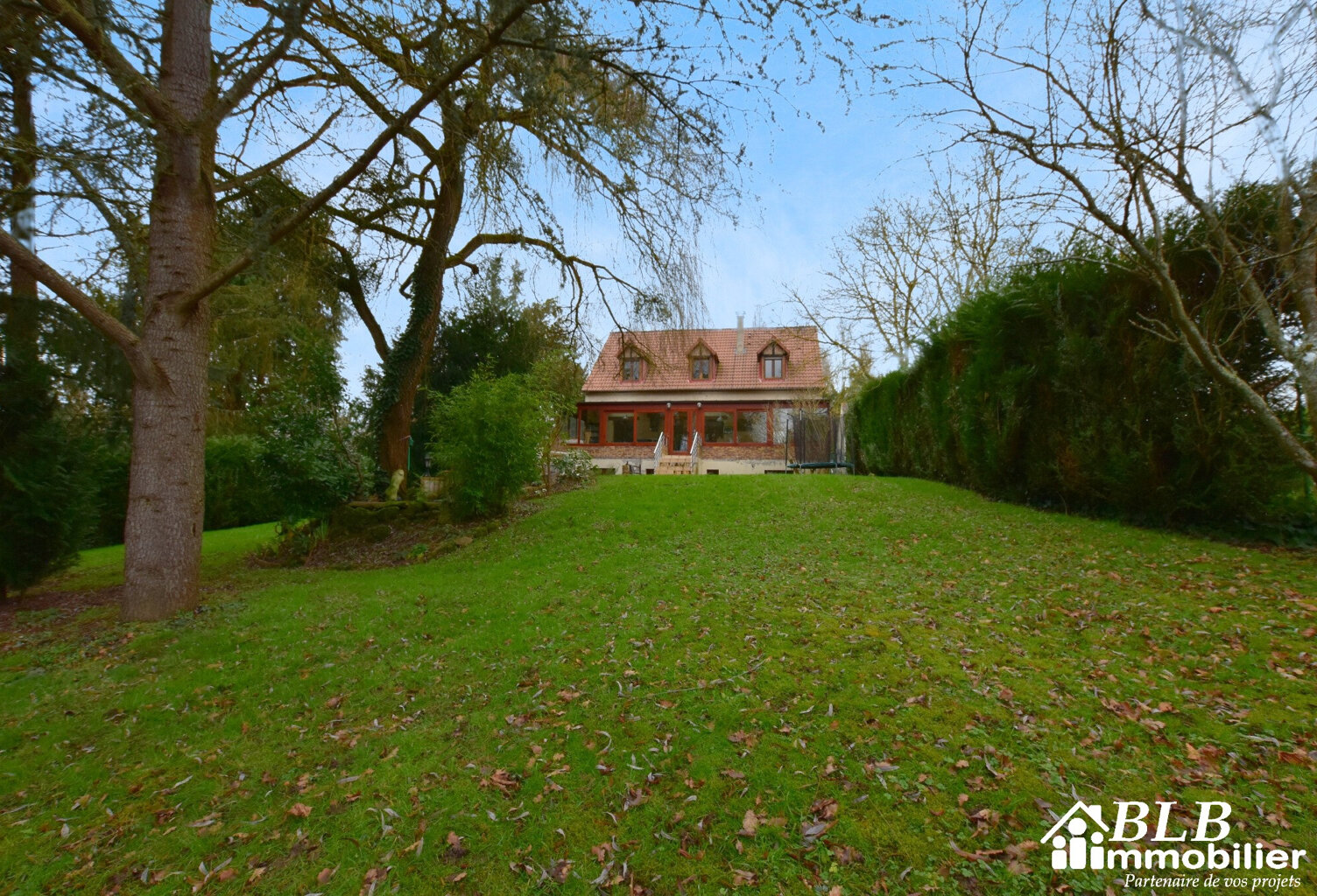 78690 LES ESSARTS LE ROI     Belle maison de 8 pièces avec s — photo 1