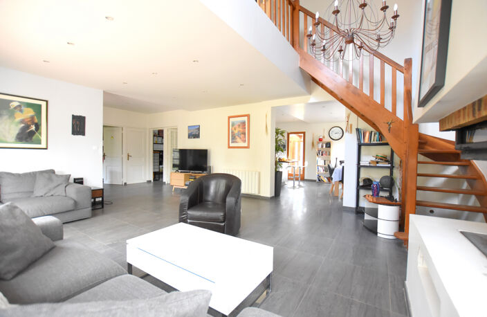 78690 LES ESSARTS LE ROI     Belle maison de 8 pièces avec s — photo 2