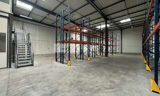 Commerce  656 m² à louer à Oullins-Pierre-Bénite (69600)