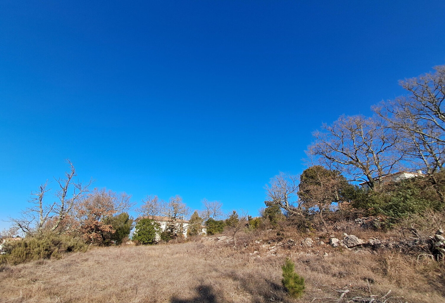 Terrain constructible à Barjac — photo 1