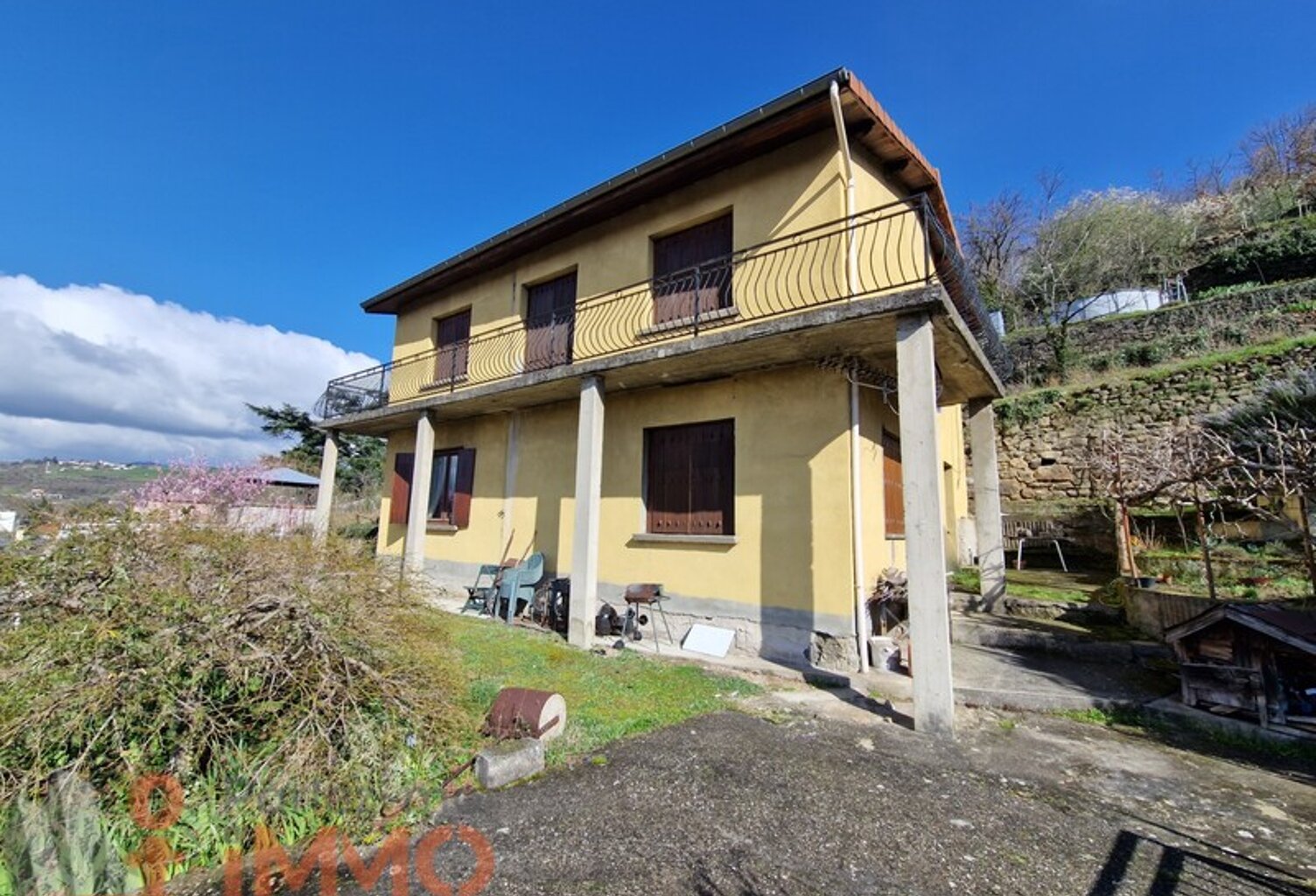 Villa — photo 1