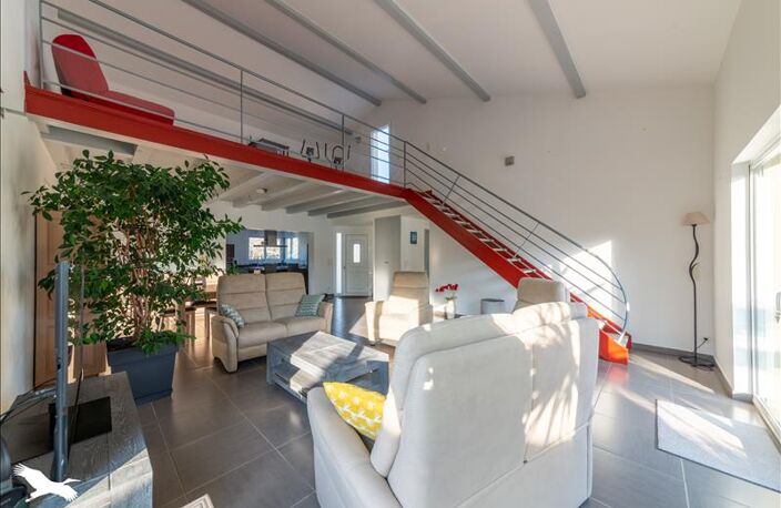 Contemporaine de 7 pièces principales — photo 3