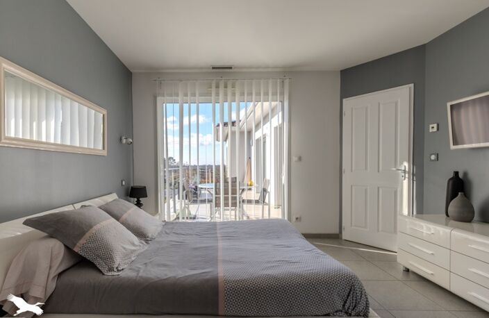 Contemporaine de 8 pièces principales — photo 3