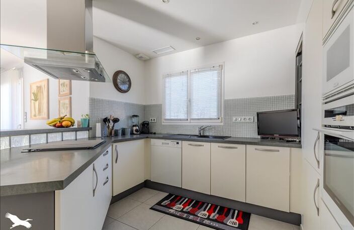 Contemporaine de 8 pièces principales — photo 4