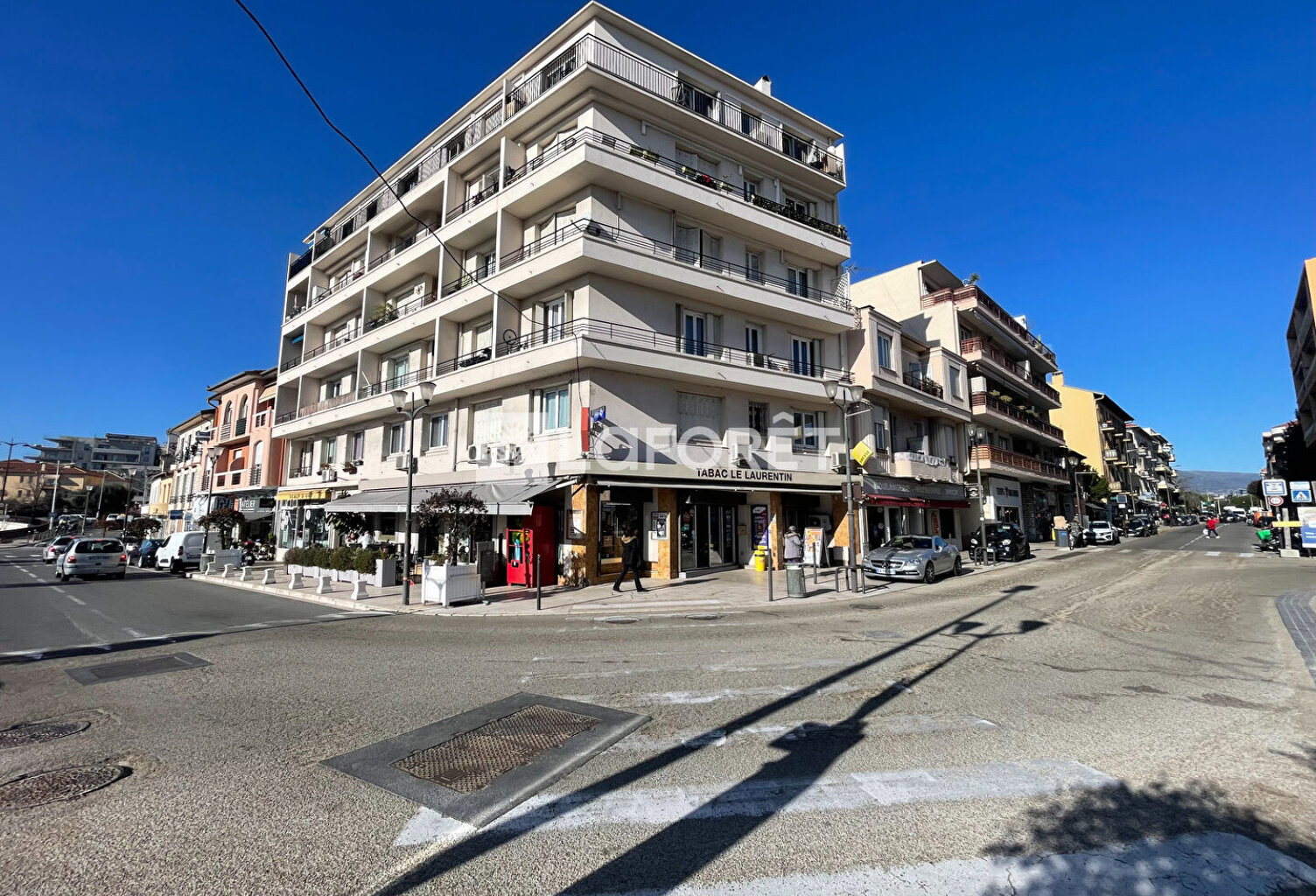 Local commercial Saint-laurent-du-var 81 m2 — photo 1