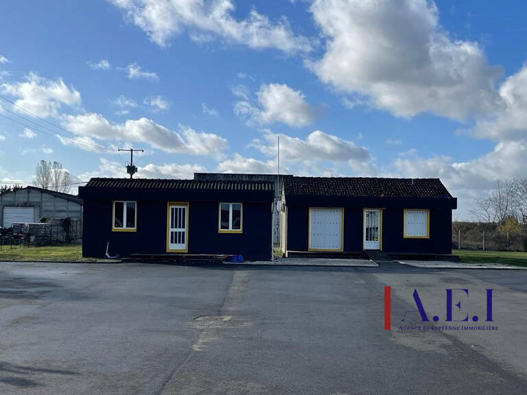 Local commercial sur 2900 m2 de terrain — photo 1