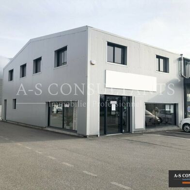 Commerce  397500 €