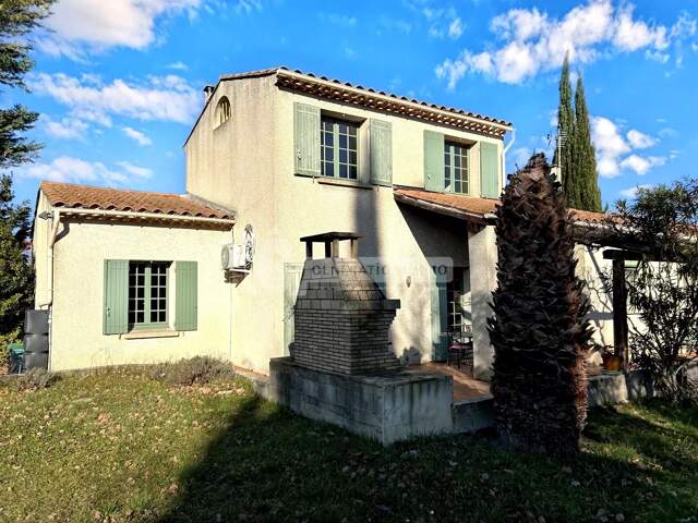 Maison T6 idéalement située à Saint-Rémy-de-Provence — photo du bien