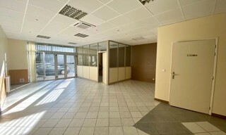 Commerce 2 Pièces 70 m² à louer à Gréoux-les-Bains (04800)