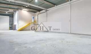 Local industriel  322 m² à louer à Torcy (77200)