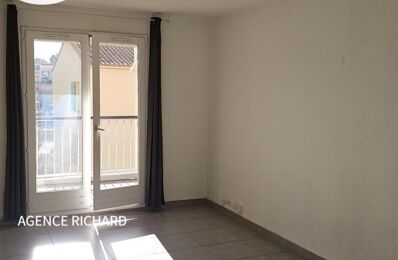 location appartement 650 € CC /mois à proximité de La Seyne-sur-Mer (83500)