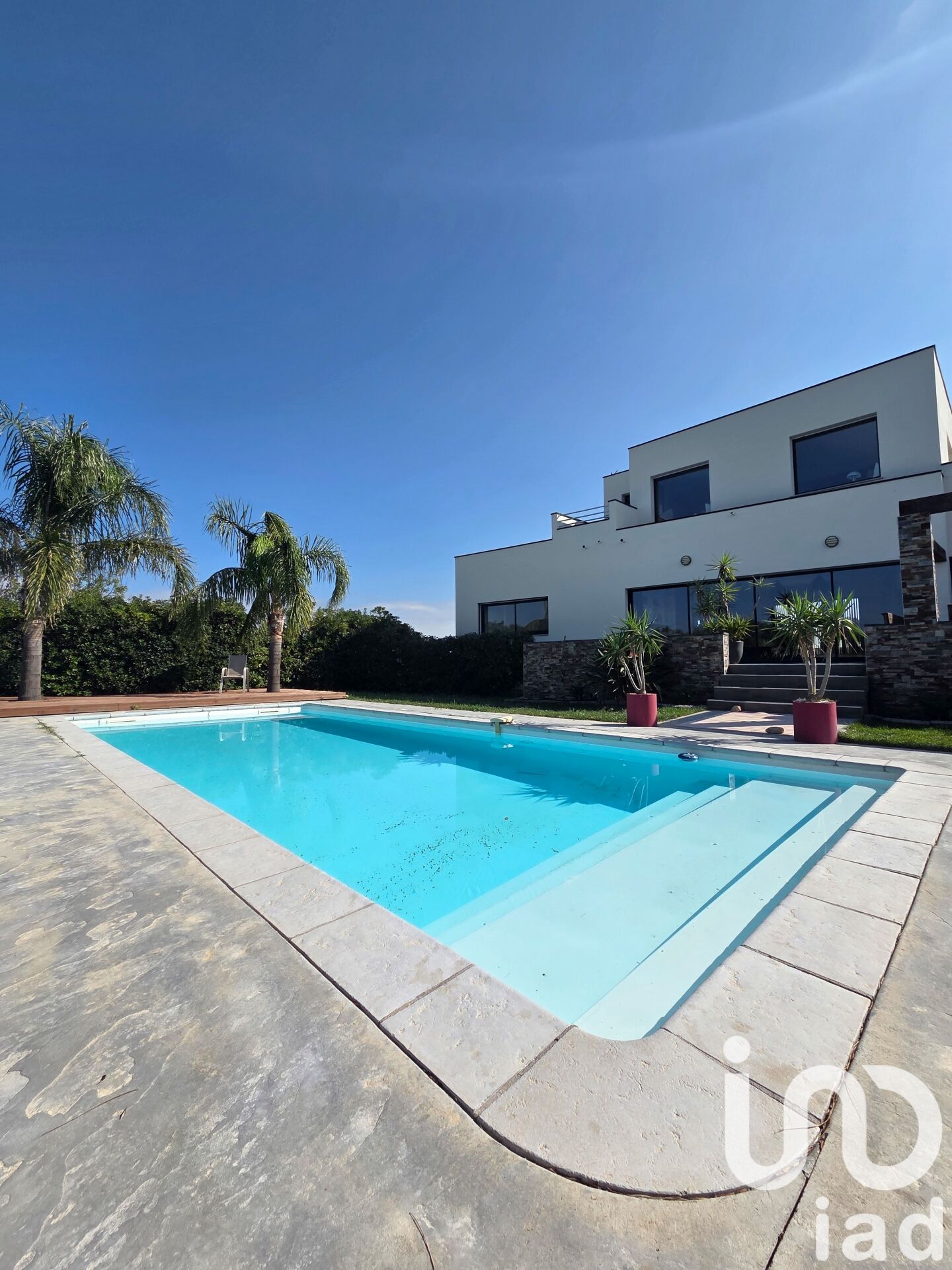 Perpignan - 211m² - 4p.