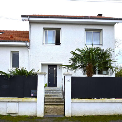 Maison 8 pièces 200 m²