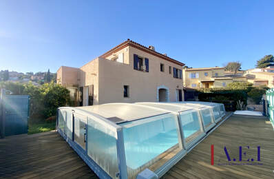 Villa traditionnelle de 160 m² habitables — photo du bien
