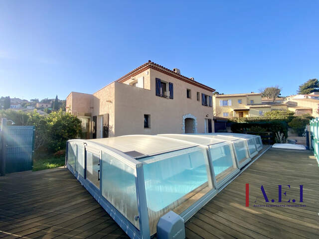Villa traditionnelle de 160 m² habitables — photo du bien