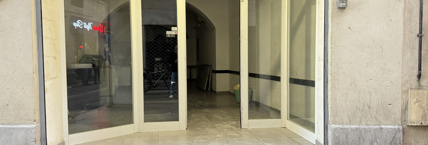 Commerce  130 m² à vendre à Nîmes (30000)