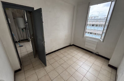 location appartement 450 € CC /mois à proximité de Marseille 3 (13003)