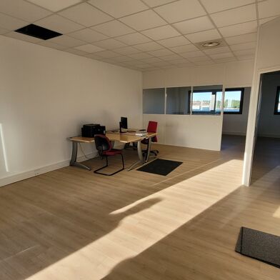 Bureau 75 m²