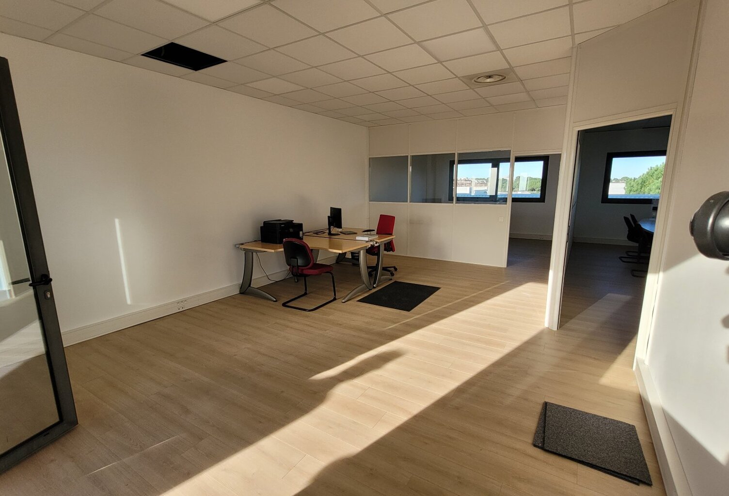 Bureau — photo 1