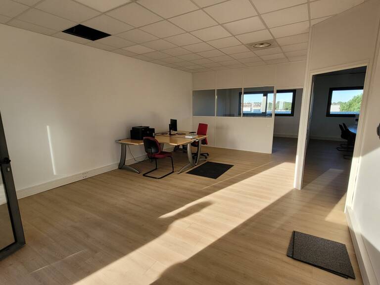 Bureau — photo 1