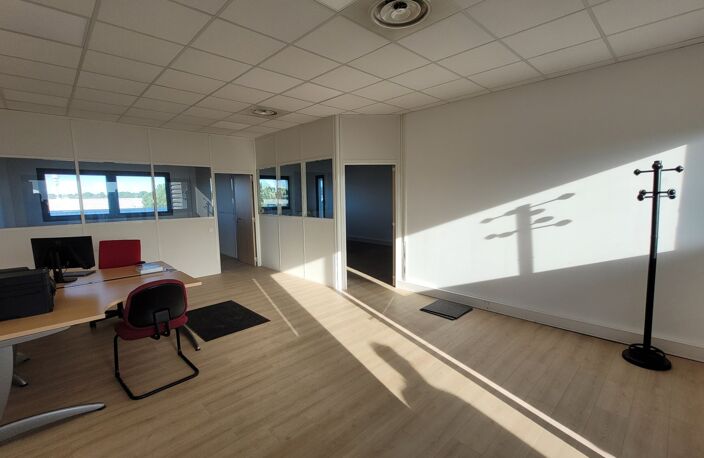 Bureau — photo 2