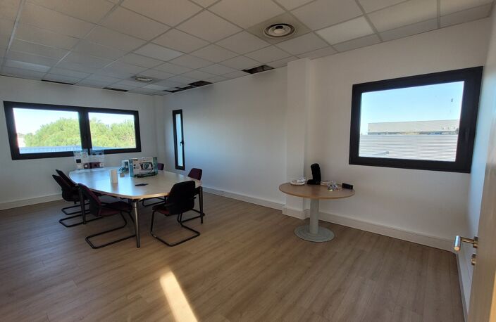 Bureau — photo 3