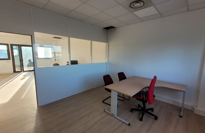 Bureau — photo 5