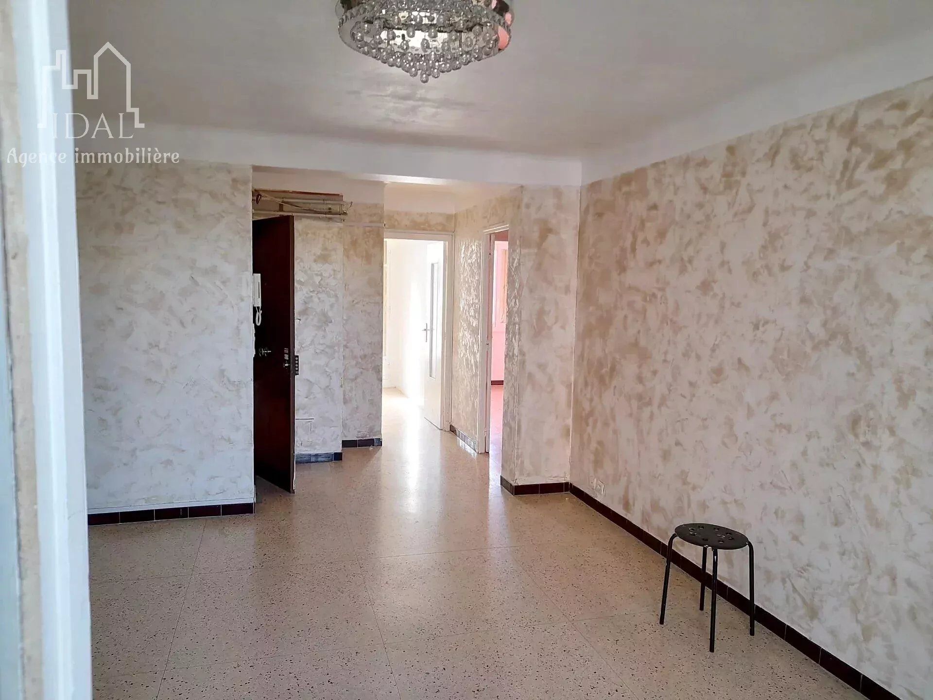 Photo En Exclusivité : Appartement T3 - 55 m² Traversant à La Timone image 2/4