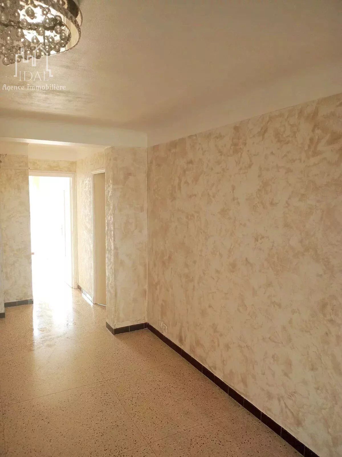 Photo En Exclusivité : Appartement T3 - 55 m² Traversant à La Timone image 3/4