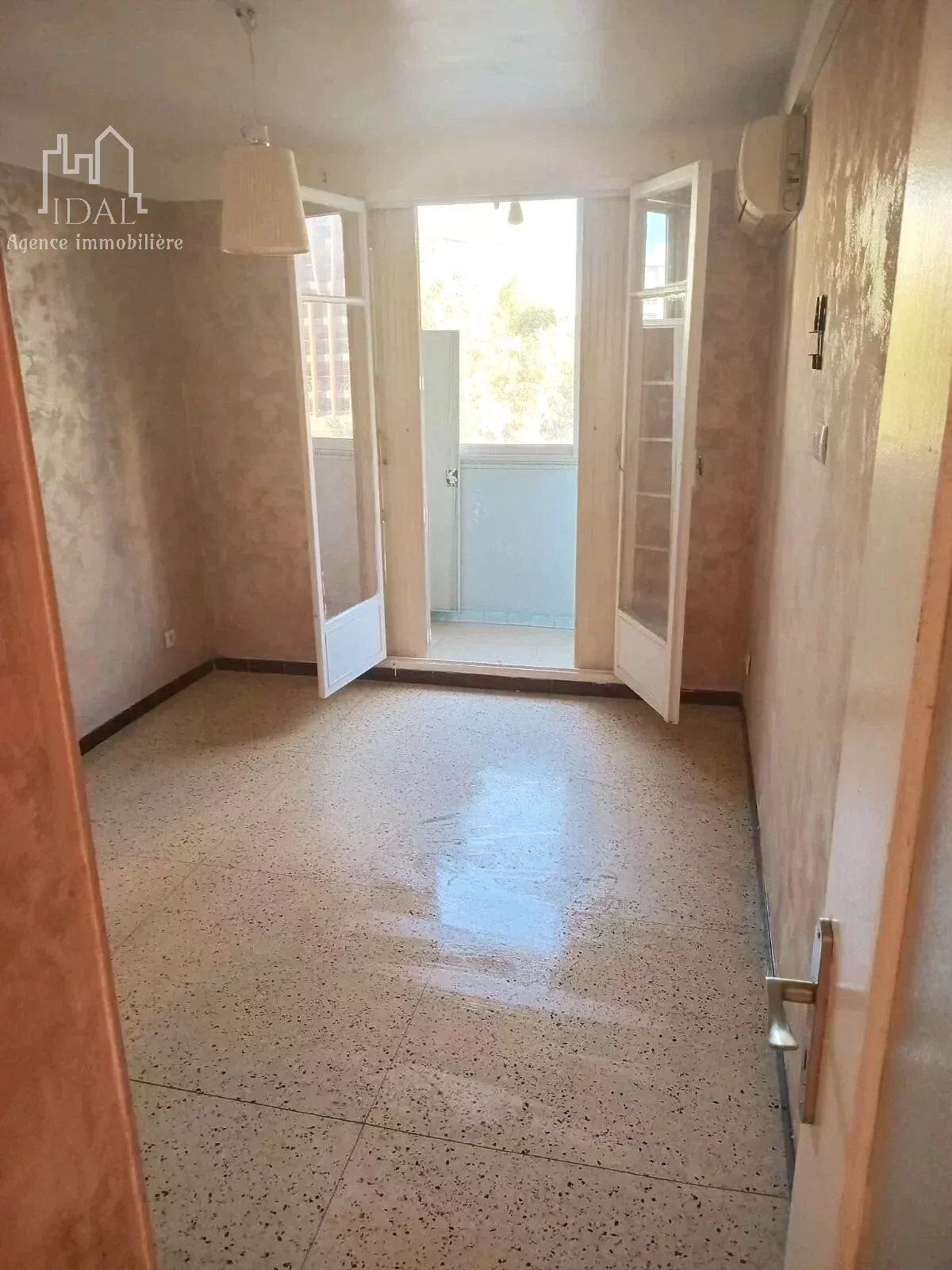 Photo En Exclusivité : Appartement T3 - 55 m² Traversant à La Timone image 4/4