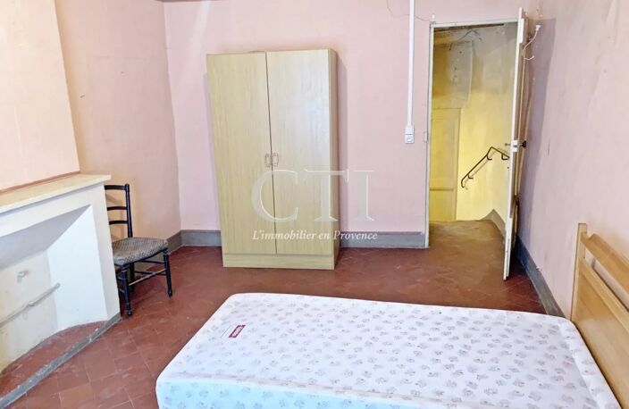 EXCLUSIVITE - Jolie Maison de Village à Rénover – Potentiel Exce — photo 4