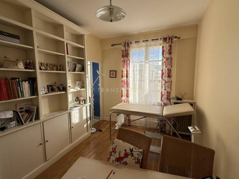 Bureau — photo 1