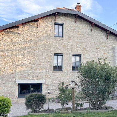 Maison 9 pièces 280 m²