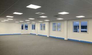 Bureau  367 m² à vendre à Bron (69500)
