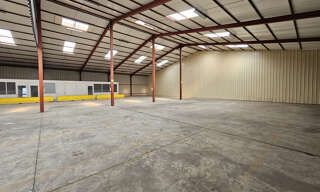 Commerce  1050 m² à louer à Trélazé (49800)