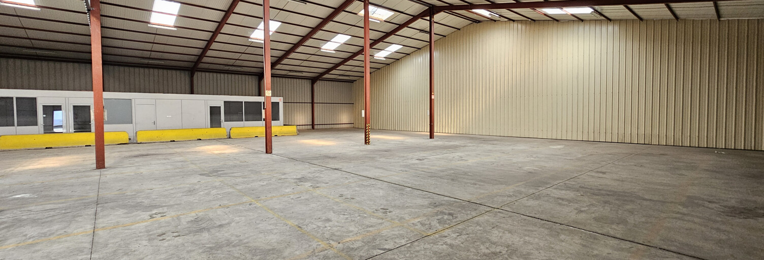 Commerce  1050 m² à louer à Trélazé (49800)